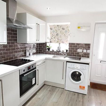 Trendy, Modern Garden Posh Peckham Apartment ลอนดอน ภายนอก รูปภาพ