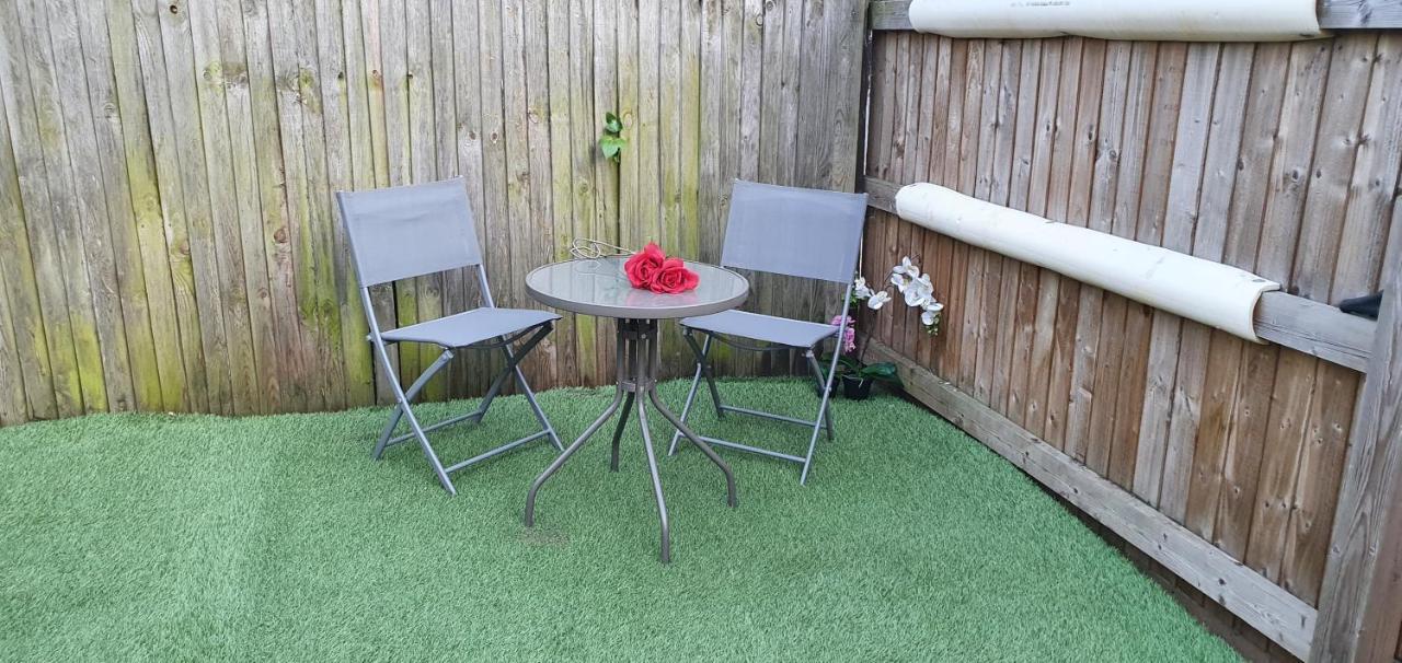Trendy, Modern Garden Posh Peckham Apartment ลอนดอน ภายนอก รูปภาพ