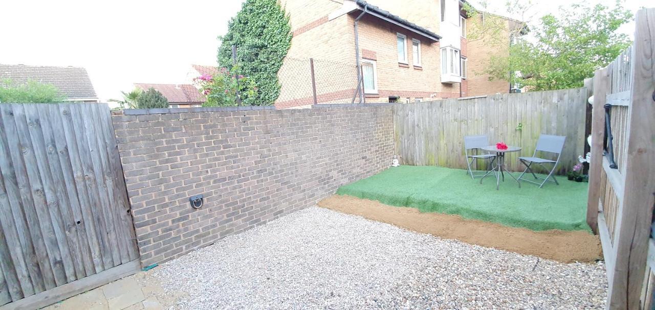 Trendy, Modern Garden Posh Peckham Apartment ลอนดอน ภายนอก รูปภาพ