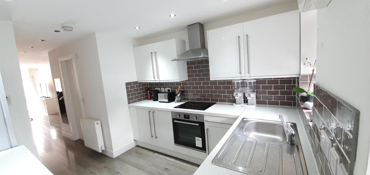 Trendy, Modern Garden Posh Peckham Apartment ลอนดอน ภายนอก รูปภาพ