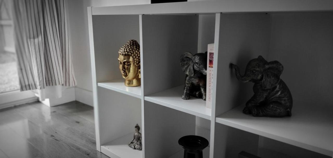 Trendy, Modern Garden Posh Peckham Apartment ลอนดอน ภายนอก รูปภาพ
